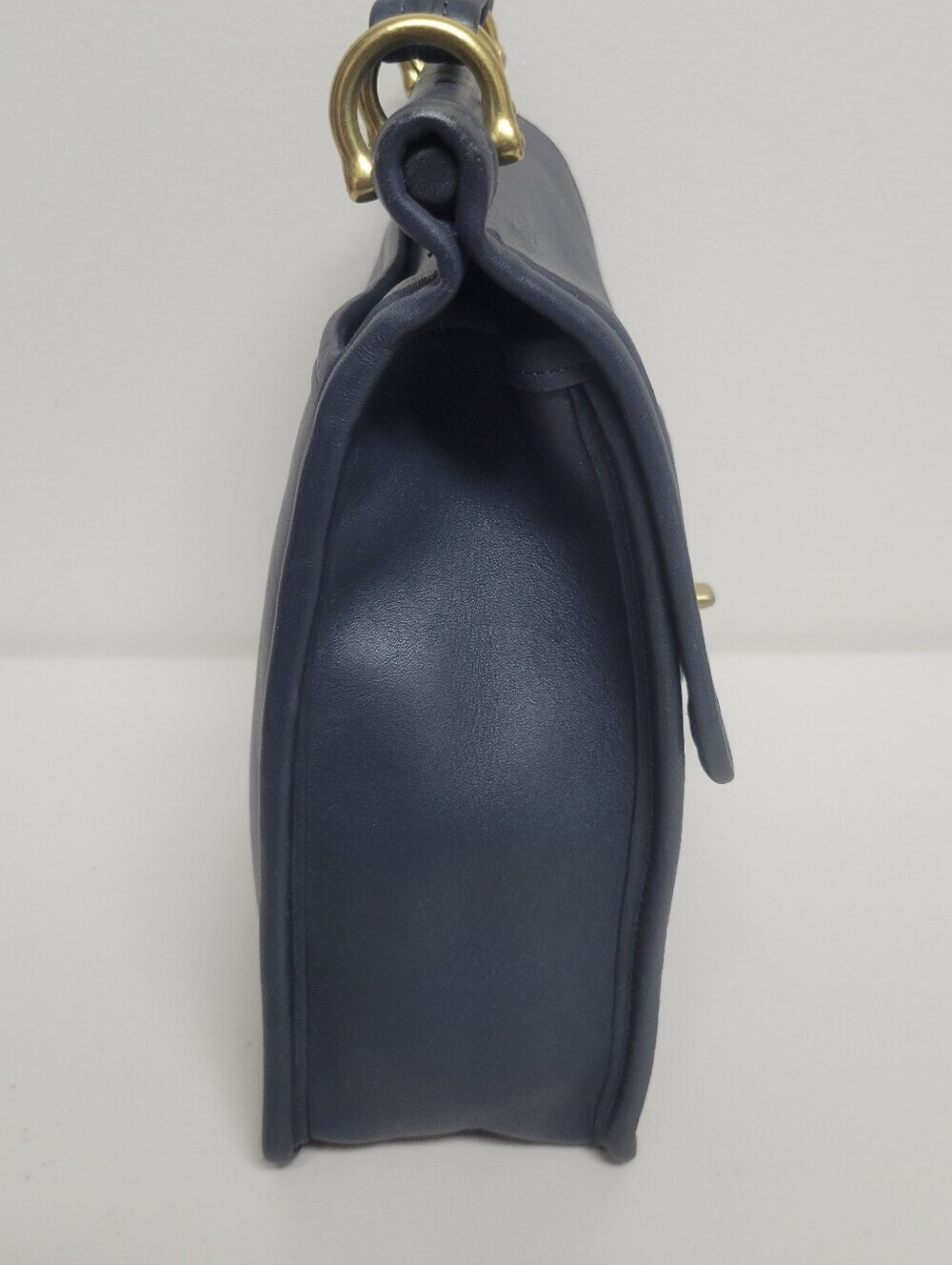 Coach Willis Vintage   9927 Classic  Leather  Crossbody with Matching Wallet. - Picture 5 of 16